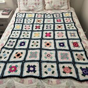 Vintage Handmade Crochet Granny Square Blanket 61"x50" Floral Pattern Pastel Col